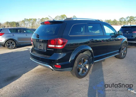 2015 Dodge Journey Crossroad z USA, uszkodzony, nr VIN 3C4PDCGB0FT697905